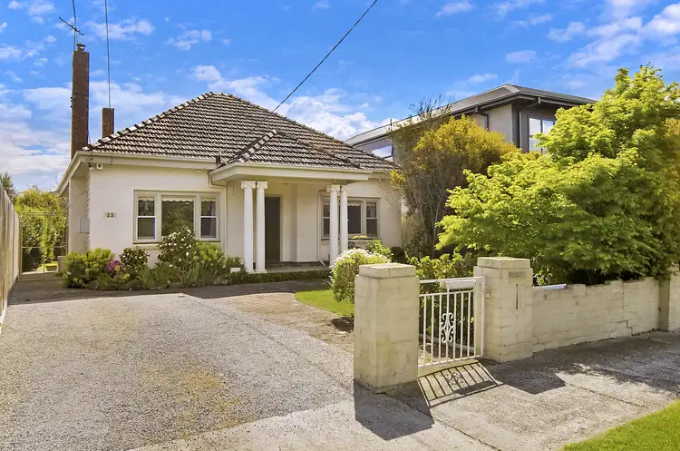 23 Hillside Avenue, Northcote VIC 3070