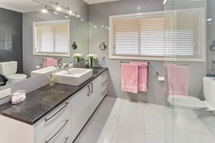 Sixth view of Homely house listing, 2 Hillview Drive, Yarrawonga VIC 3730