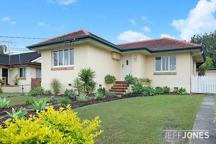 39 Sapphire Street, Holland Park QLD 4121