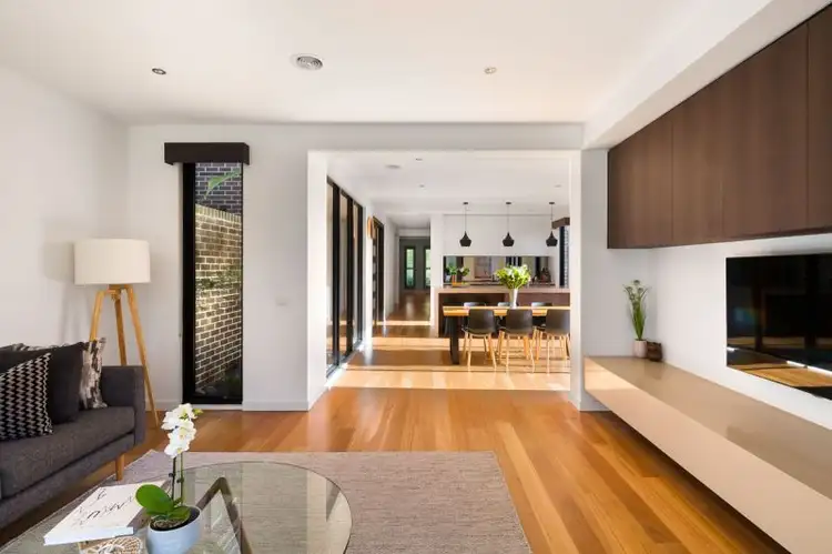 244B Rossmoyne St, Thornbury VIC 3071