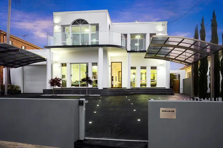 19 Narani Crescent, Earlwood NSW 2206