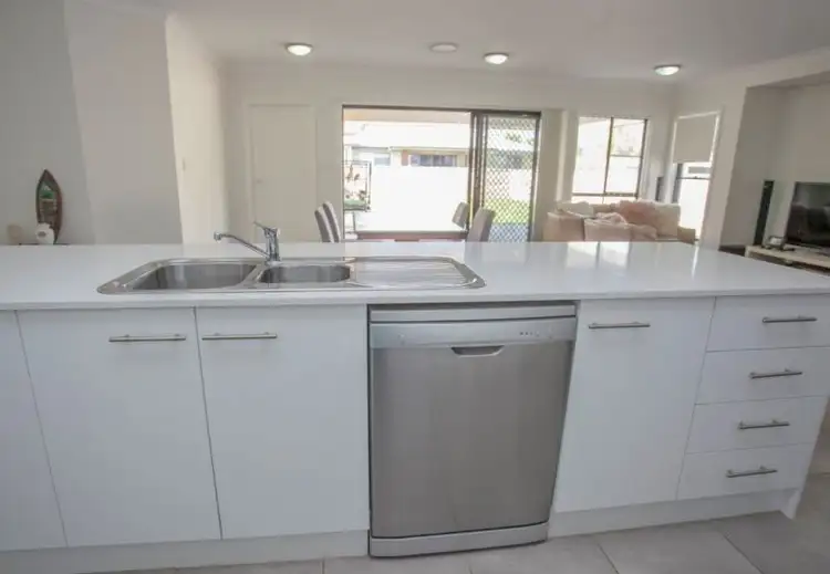 Sixth view of Homely house listing, 2 Parker Place, Chinchilla QLD 4413