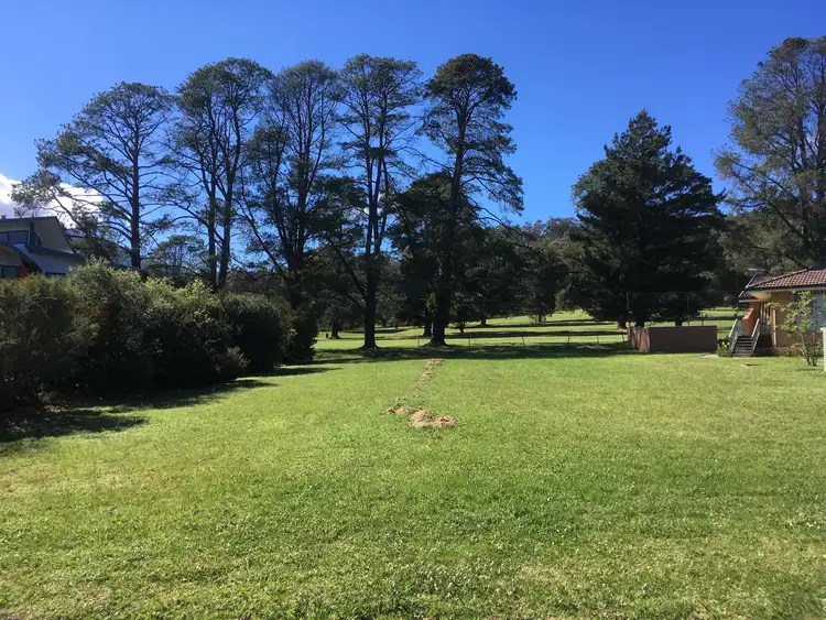 19 Fairway Ave, Mount Beauty VIC 3699