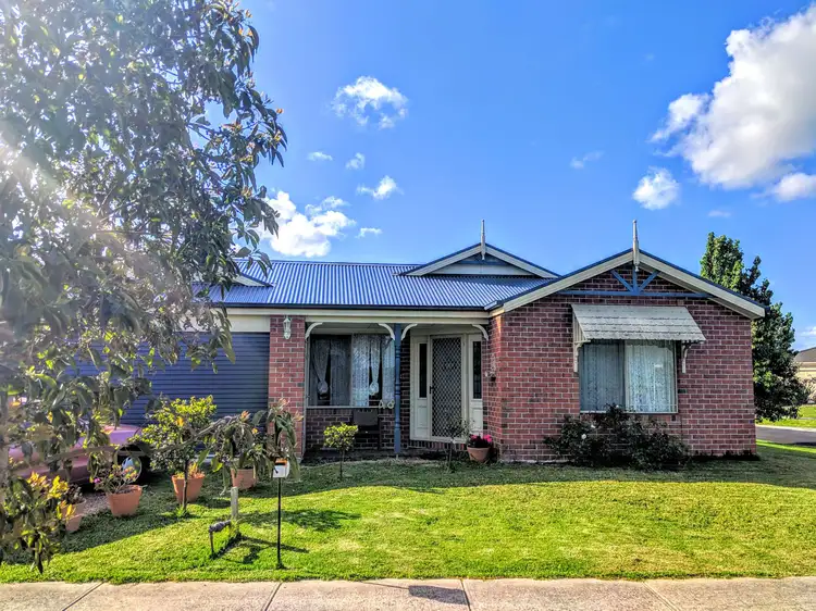 48 Bailey Blvd, Koo Wee Rup VIC 3981