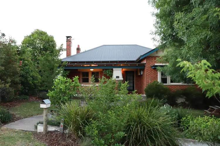 85 Merivale Street, Tumut NSW 2720