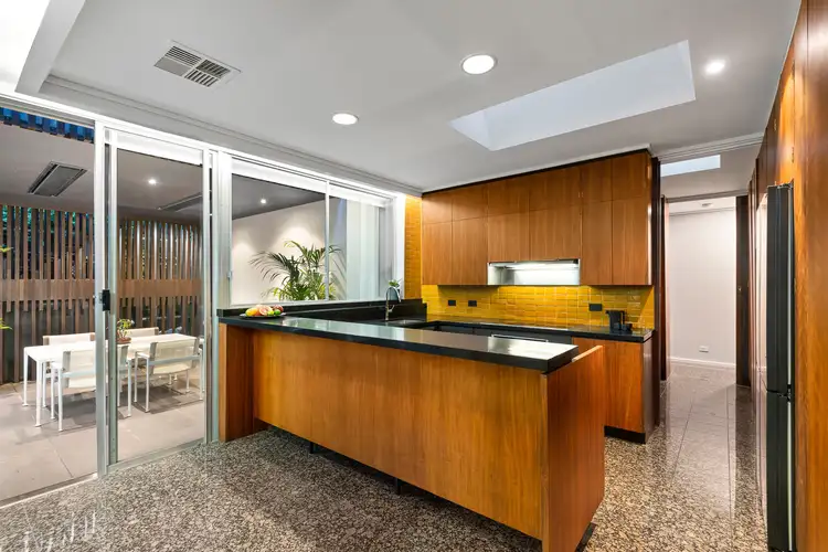 Fifth view of Homely house listing, 2 Blairgowrie Court, Brighton VIC 3186