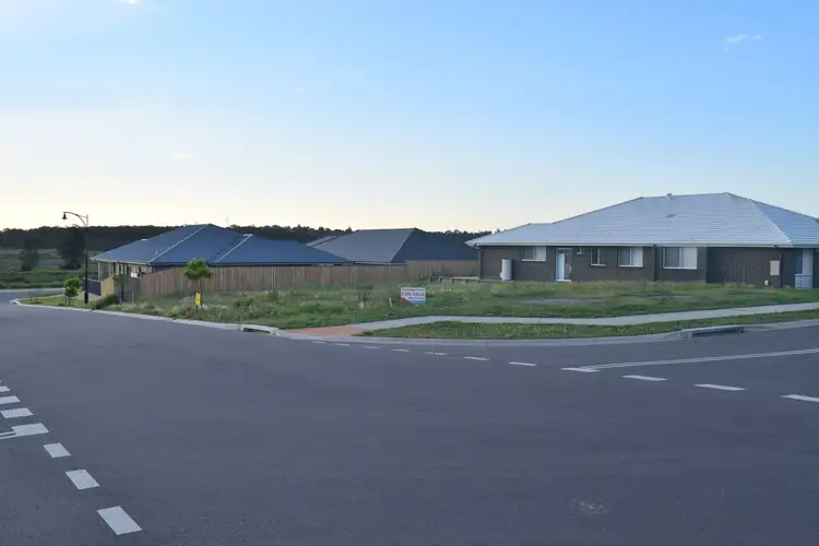 15 Pinchtail Street, Chisholm NSW 2322
