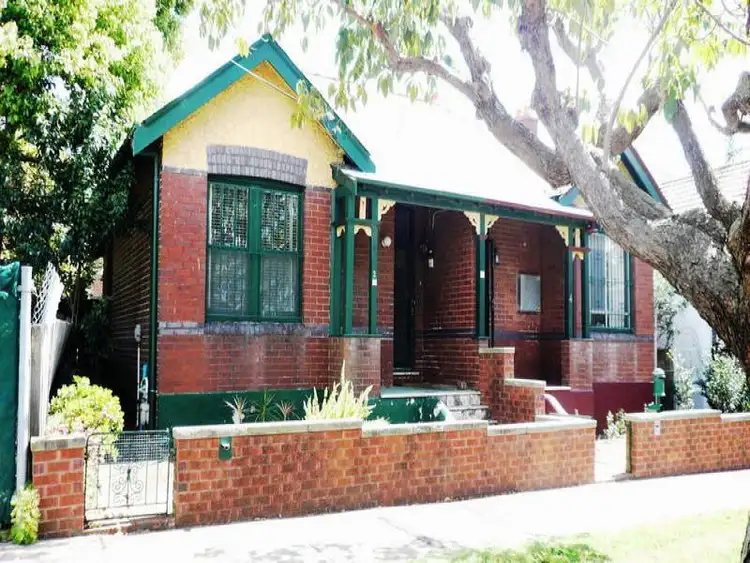 2 OAK STREET, Ashfield NSW 2131