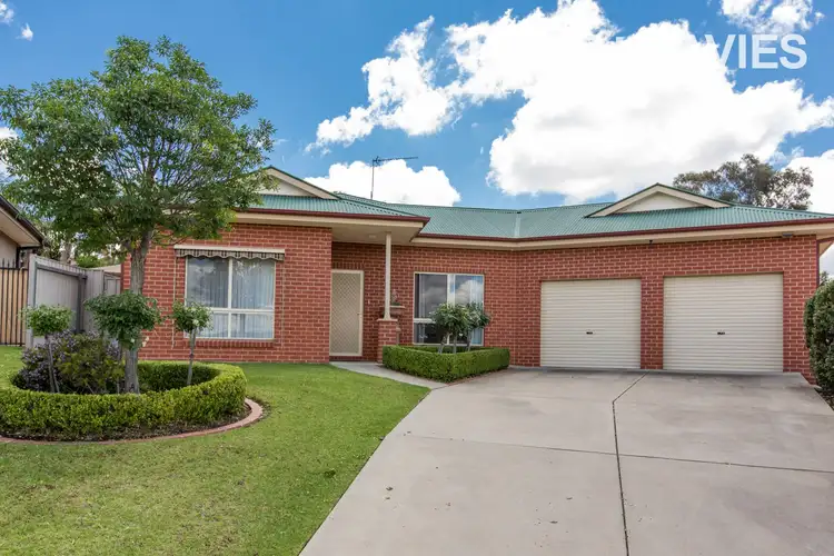 5 Nathan Place, Kooringal NSW 2650