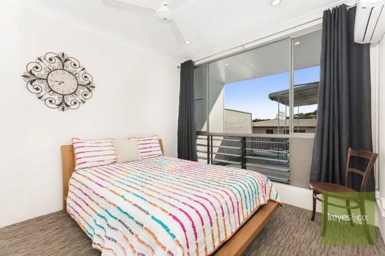 Second view of Homely apartment listing, 8/2 Victoria Street, Townsville City QLD 4810