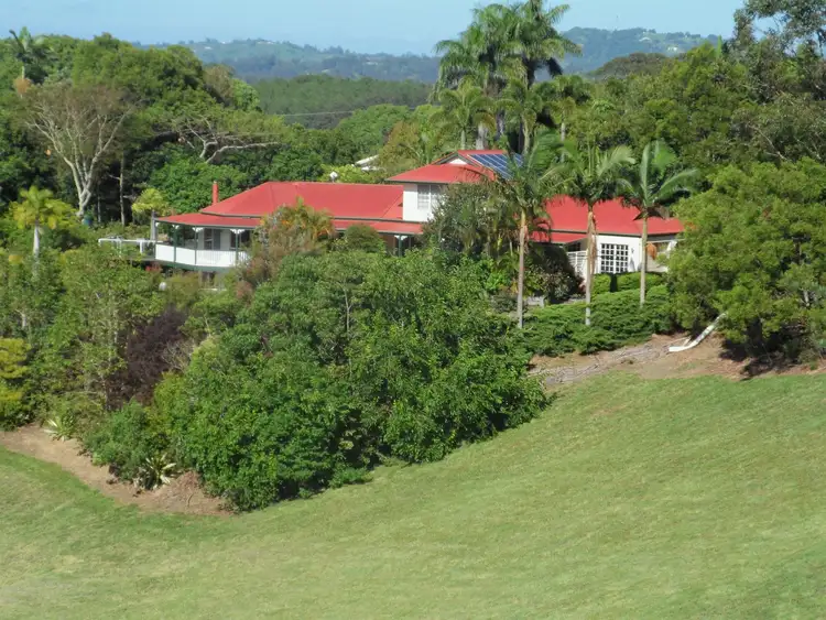 3 Pine Tree Dr West, Lake Macdonald QLD 4563