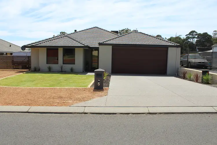 5 Birch Place, Collie WA 6225