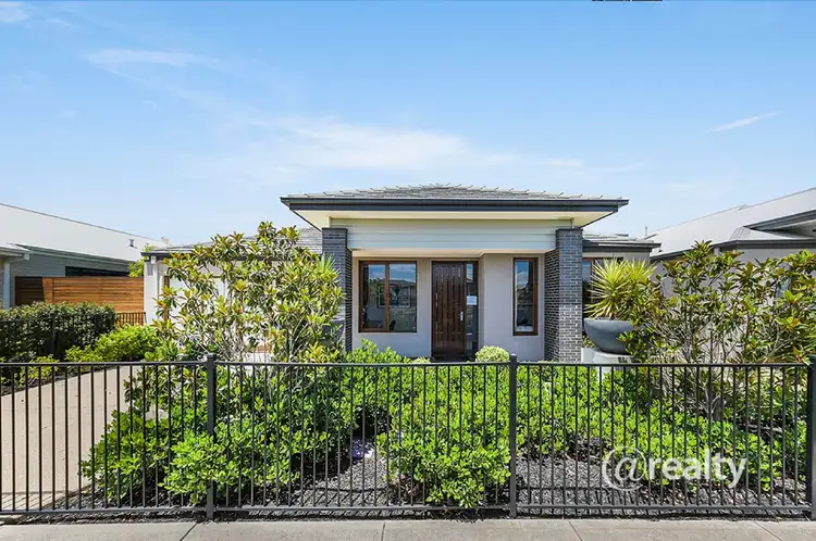 6 Callow Avenue, Clyde North VIC 3978