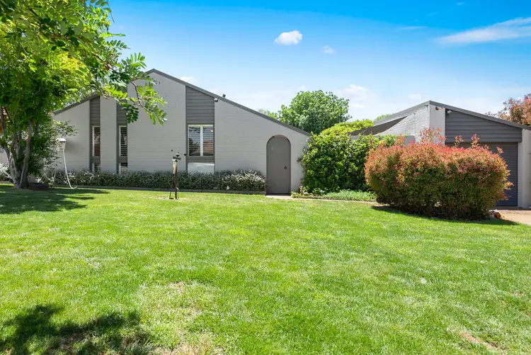 9 Stirling Place, Blayney NSW 2799