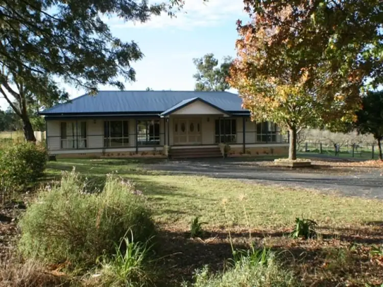 30 Oaks Road, Thirlmere NSW 2572