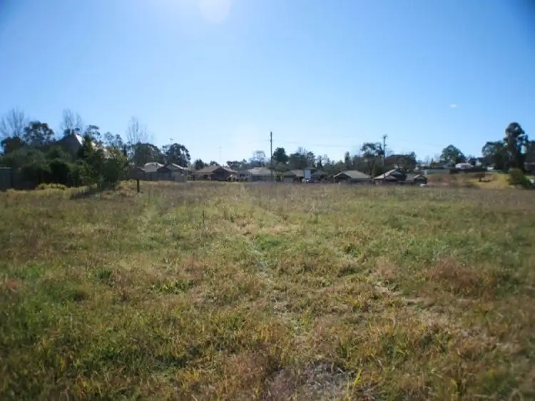 2 Hill Street, Picton NSW 2571