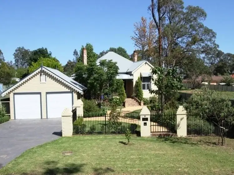 10 Antill Street, Thirlmere NSW 2572
