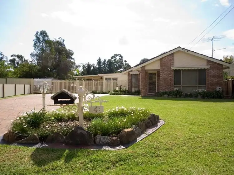 4 Davis Place, Thirlmere NSW 2572