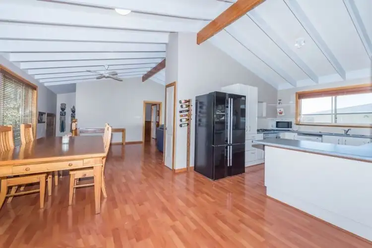 22 Ocean Beach Rd, Shoal Bay NSW 2315