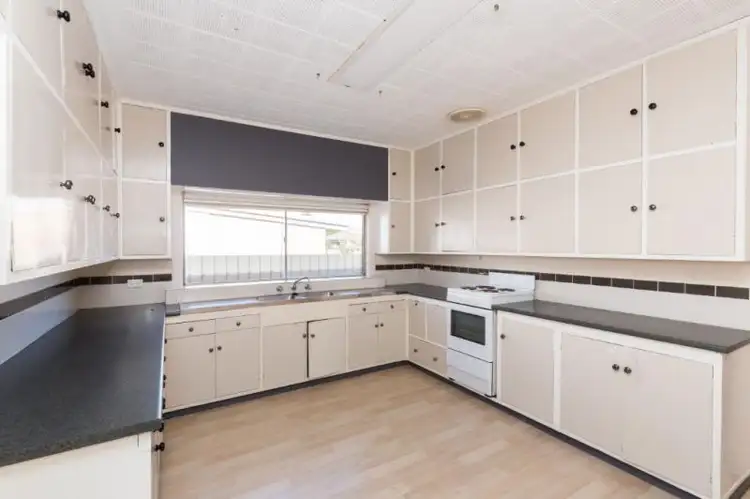 Fifth view of Homely house listing, 4 Johnson Street, Horsham VIC 3400