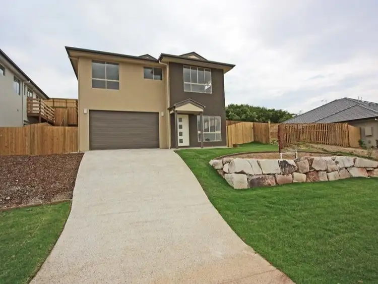 27 Hadrian Crescent, Pacific Pines QLD 4211