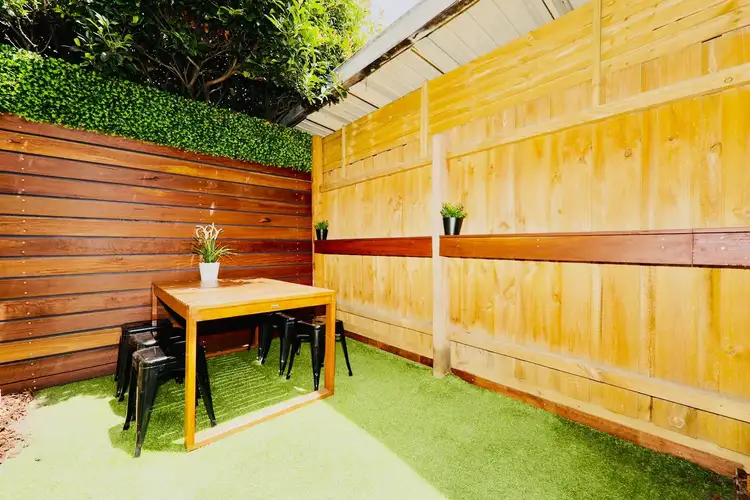 1/76 Carlisle Street, St Kilda VIC 3182