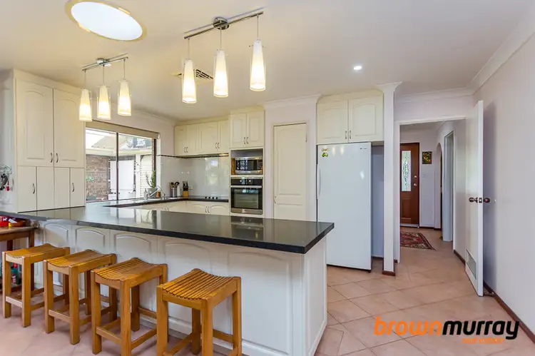 5 Findlay Road, Leeming WA 6149