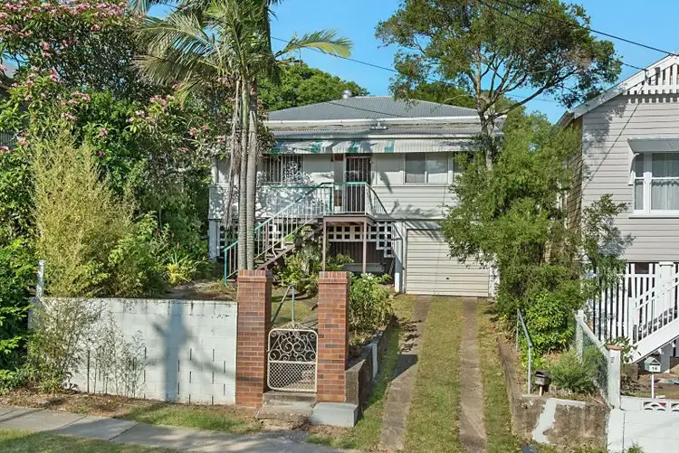14 Sunday Street, Shorncliffe QLD 4017