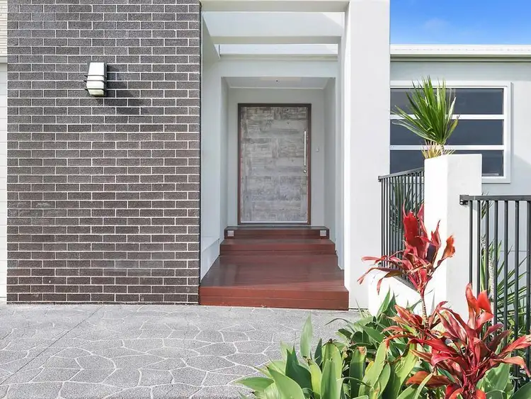 Second view of Homely house listing, 6 Jordan Avenue, Lammermoor QLD 4703