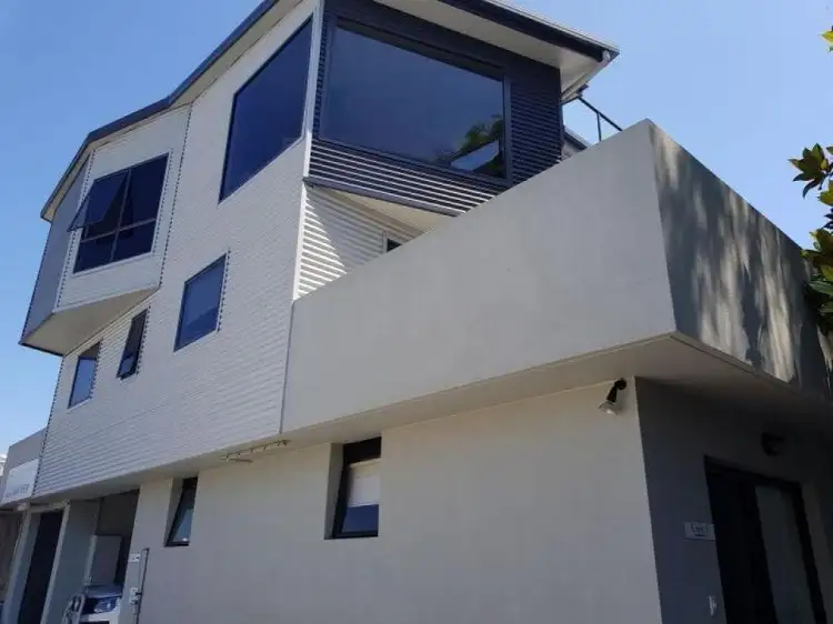 2/14 Dumbleton Street, Hawley Beach TAS 7307
