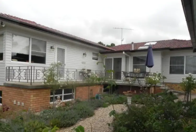 21 Park Street, Uralla NSW 2358