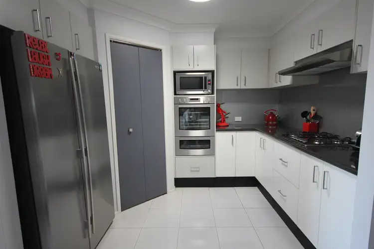 Sixth view of Homely house listing, 8 Kimberley Place, Macquarie Hills NSW 2285