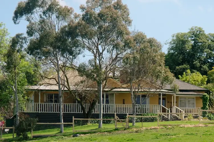 615 Brown Road, Officer VIC 3809