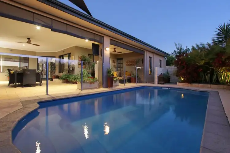 33 Litchfield Crs, Carramar WA 6031