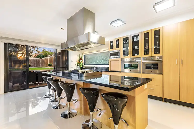 11 Belgrove Avenue, Balwyn VIC 3103