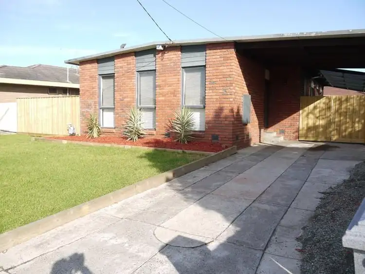82 Wangarra Rd, Frankston VIC 3199