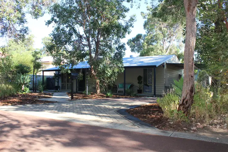 16 St Peters Green, College Grove WA 6230