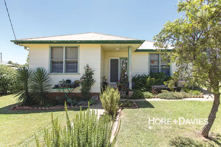 17 McDonough Avenue, Mount Austin NSW 2650