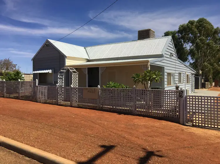 56 Hill St, Meekatharra WA 6642