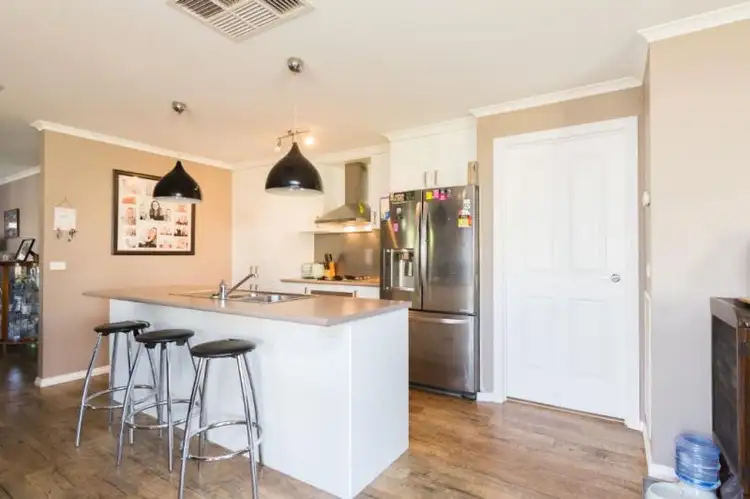 Fifth view of Homely house listing, 16 Deakin Court, Horsham VIC 3400