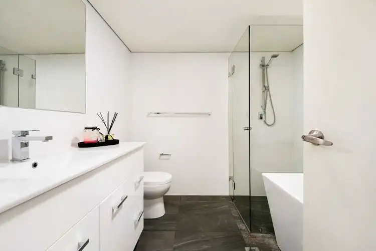 Fourth view of Homely apartment listing, 2/2 Railway Crescent, Jannali NSW 2226