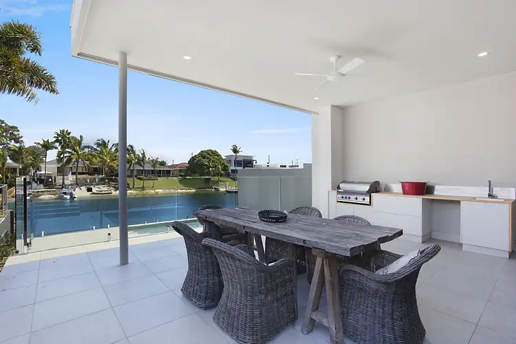 1/16 Sheridan Park Avenue, Broadbeach Waters QLD 4218