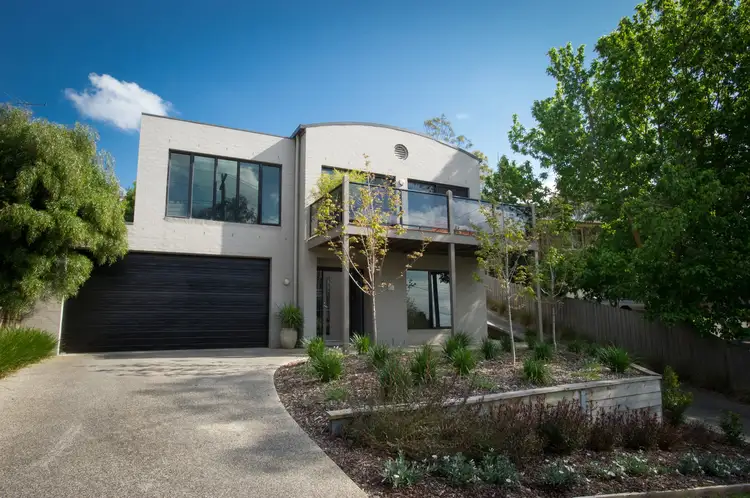 1/4 Wynfield Drive, Highton VIC 3216