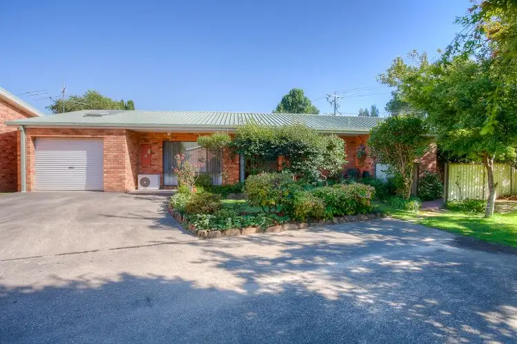 Main view of Homely unit listing, 3/11-15 Seamer Street, Porepunkah VIC 3740