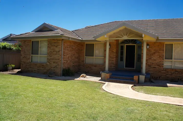 4 Holdsworth Crescent, Muswellbrook NSW 2333