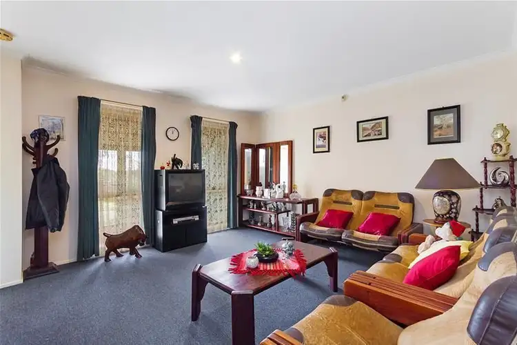 Fifth view of Homely house listing, 10 Chiswick Court, Hampton Park VIC 3976