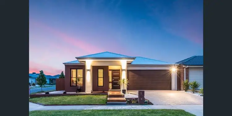 1 BRISTOL DRIVE, Cranbourne North VIC 3977