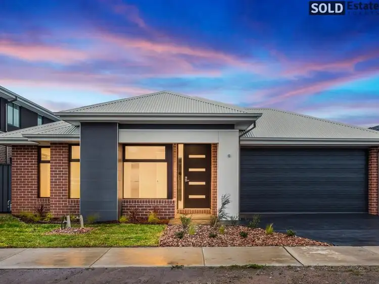 17 FERDINAND DRIVE, Clyde North VIC 3978