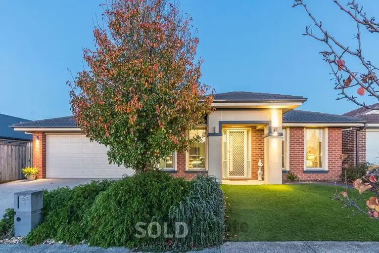 24 Charlbury Crescent, Cranbourne North VIC 3977