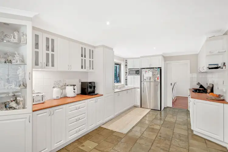 Main view of Homely house listing, 1 Durang Court, Endeavour Hills VIC 3802
